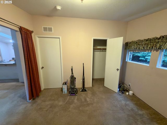 21191 E COUNTRY CLUB Rd, Brightwood, OR 97011