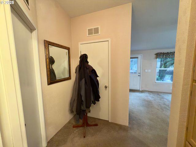 21191 E COUNTRY CLUB Rd, Brightwood, OR 97011