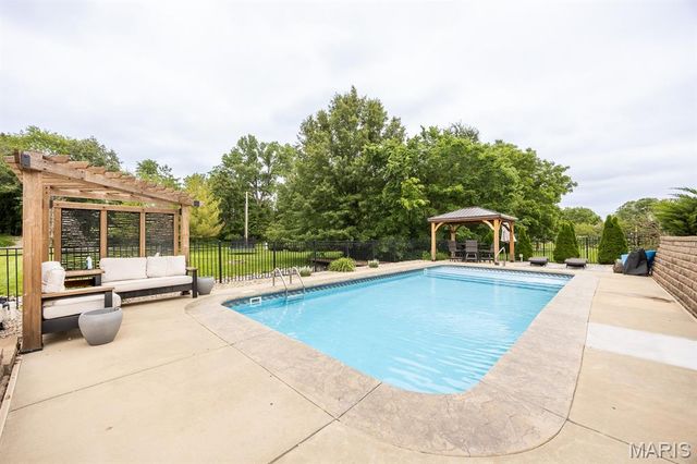 60 Josiah Lane, Millstadt, IL 62260