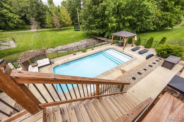 60 Josiah Lane, Millstadt, IL 62260
