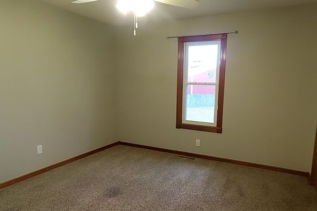 2831 N Garry Street, Springfield, MO 65803