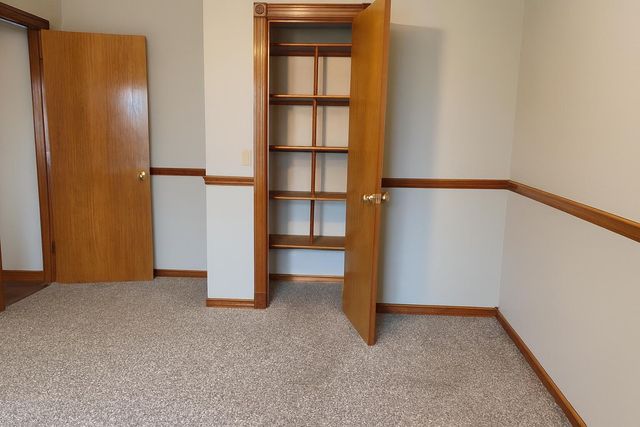 2831 N Garry Street, Springfield, MO 65803