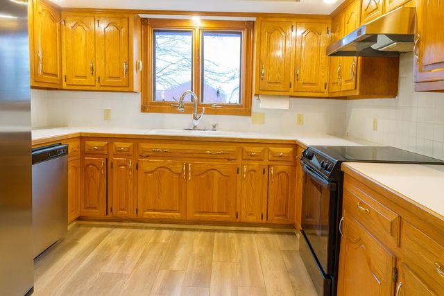 2831 N Garry Street, Springfield, MO 65803