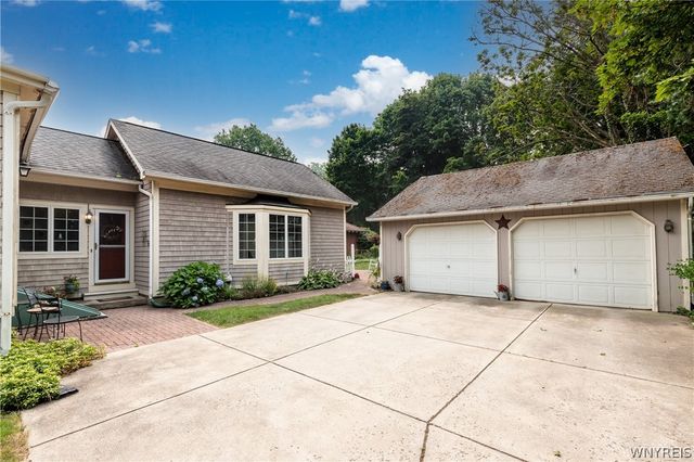 256 Pleasant Avenue, Hamburg, NY 14075