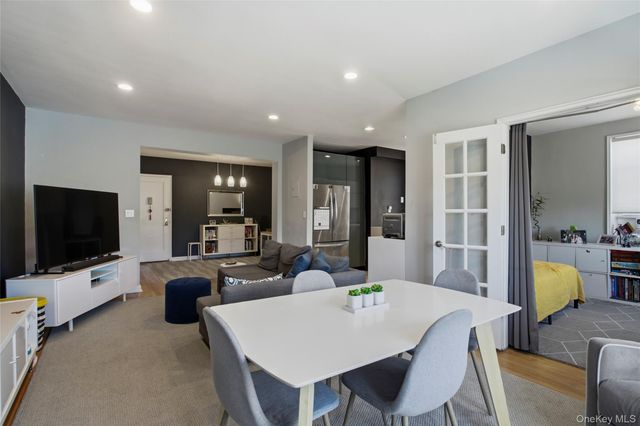 101 Old Mamaroneck Road 3D4, White Plains, NY 10605