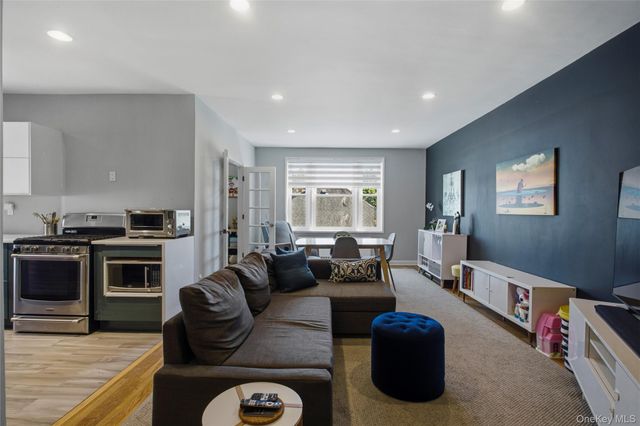 101 Old Mamaroneck Road 3D4, White Plains, NY 10605