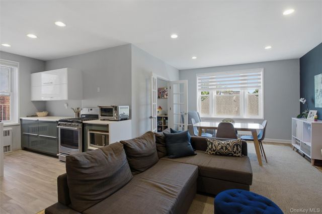 101 Old Mamaroneck Road 3D4, White Plains, NY 10605