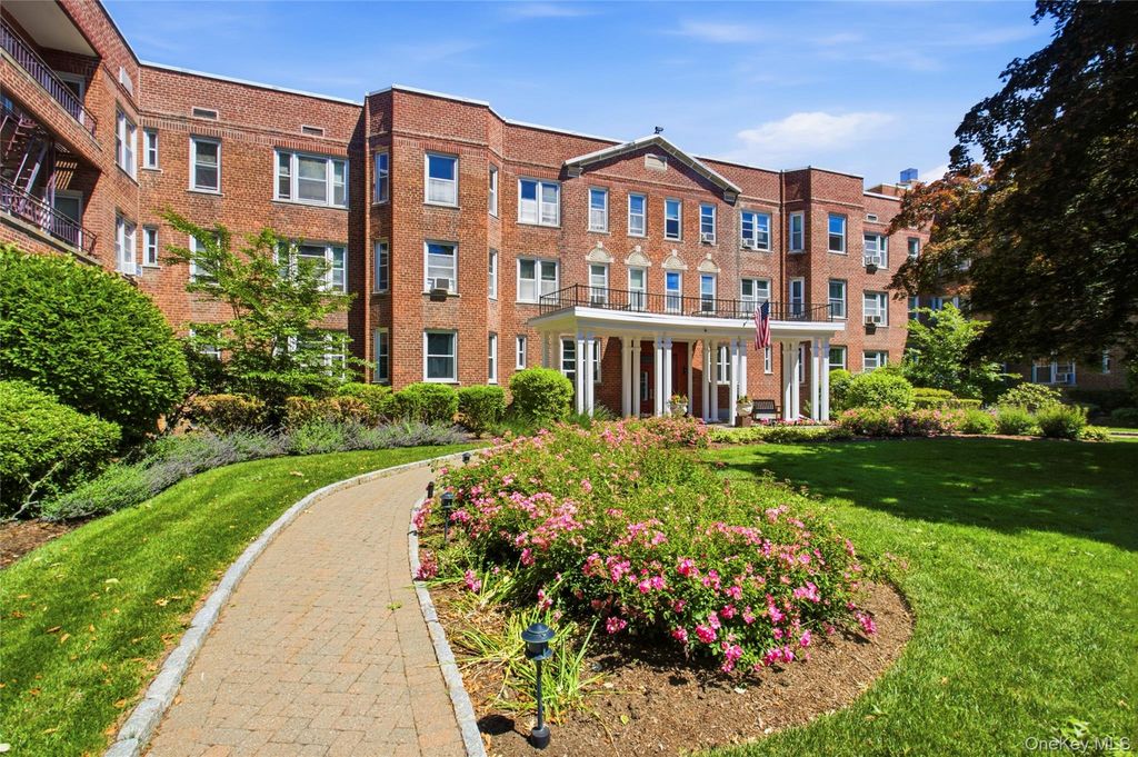 101 Old Mamaroneck Road 3D4, White Plains, NY 10605