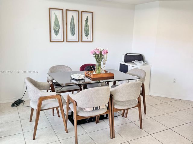 10160 SW 88th St 201, Miami, FL 33176