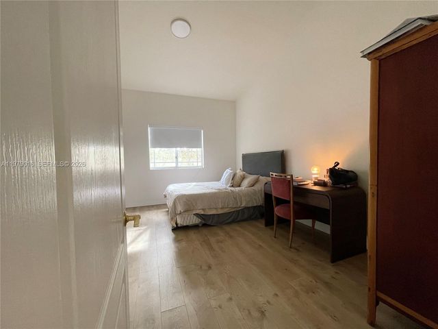 10160 SW 88th St 201, Miami, FL 33176