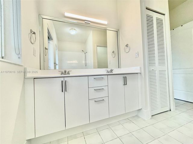 10160 SW 88th St 201, Miami, FL 33176