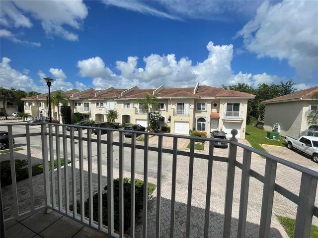 10160 SW 88th St 201, Miami, FL 33176