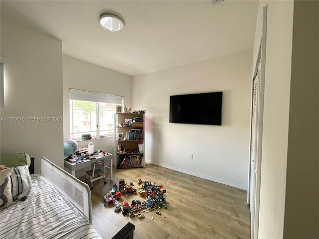 10160 SW 88th St 201, Miami, FL 33176