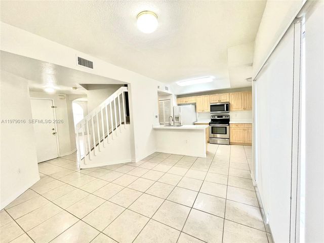 10160 SW 88th St 201, Miami, FL 33176