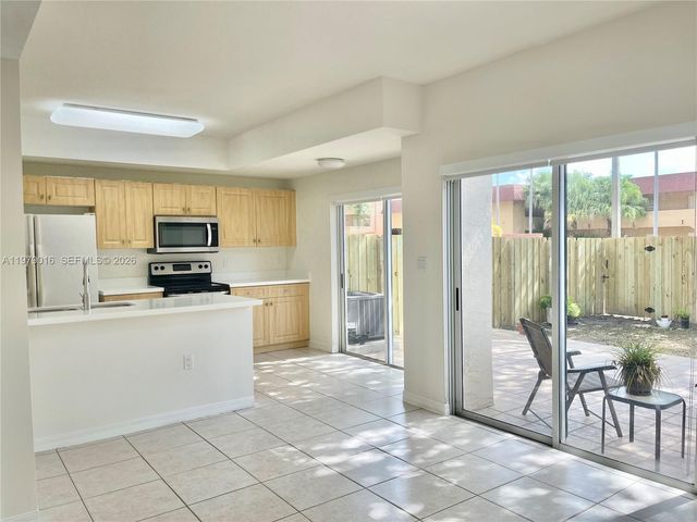 10160 SW 88th St 201, Miami, FL 33176