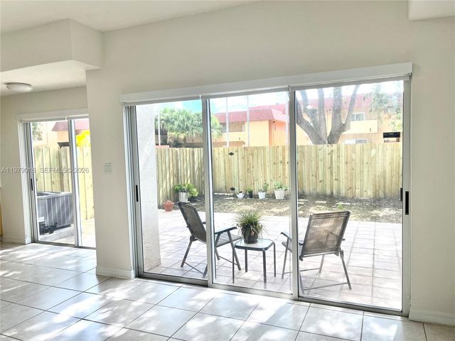 10160 SW 88th St 201, Miami, FL 33176