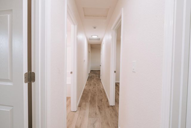 1070 5th St, Turlock, CA 95380