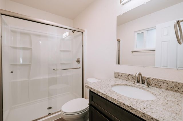 1070 5th St, Turlock, CA 95380