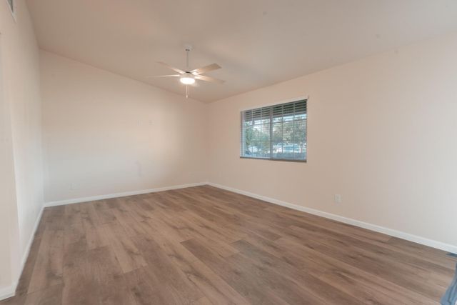 1070 5th St, Turlock, CA 95380