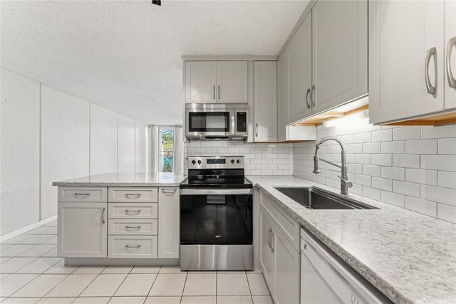 95-2043 Waikalani Place A205, Mililani, HI 96789