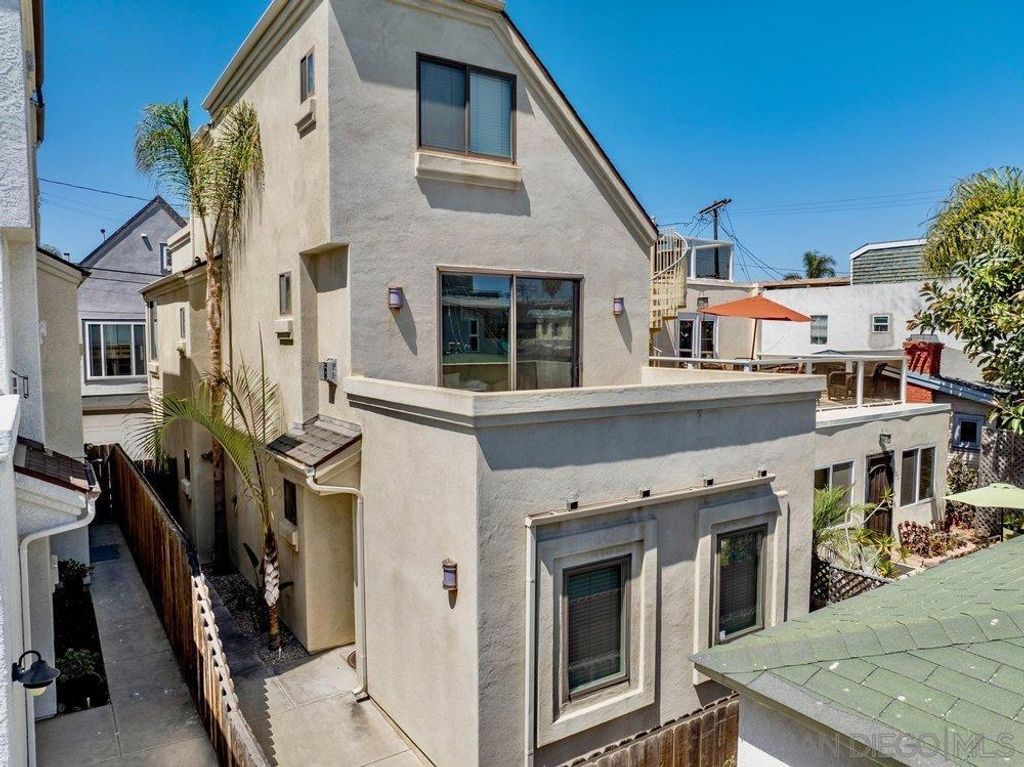 818 Queenstown Court, San Diego, CA 92109 — exterior