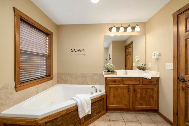 35 Willow Oak Lane, Branson, MO 65616