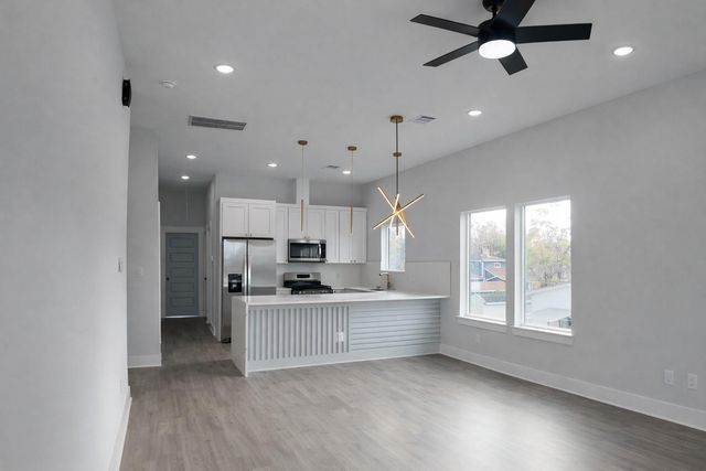 8114 Double Avenue C, Houston, TX 77088