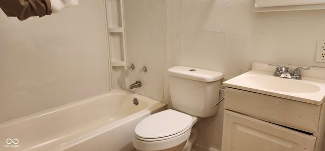 10139 E Chris Drive, Indianapolis, IN 46229