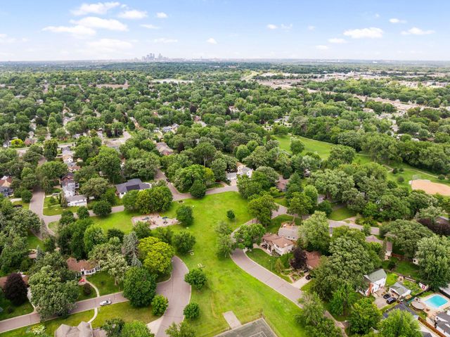 6718 Lakeview Avenue, Richfield, MN 55423