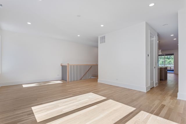 3740 N Racine Avenue 2, Chicago, IL 60613