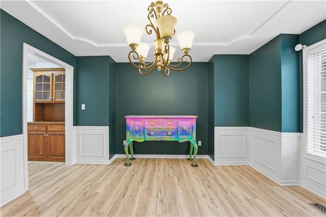 6124 N Elmwood Court, Kansas City, MO 64119