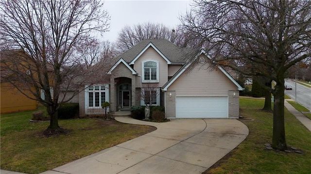 6124 N Elmwood Court, Kansas City, MO 64119