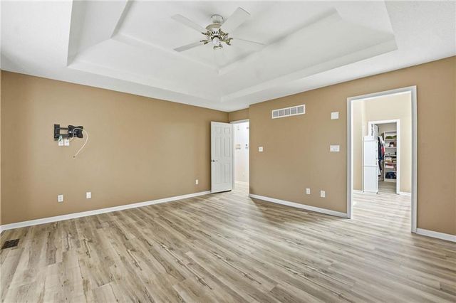 6124 N Elmwood Court, Kansas City, MO 64119