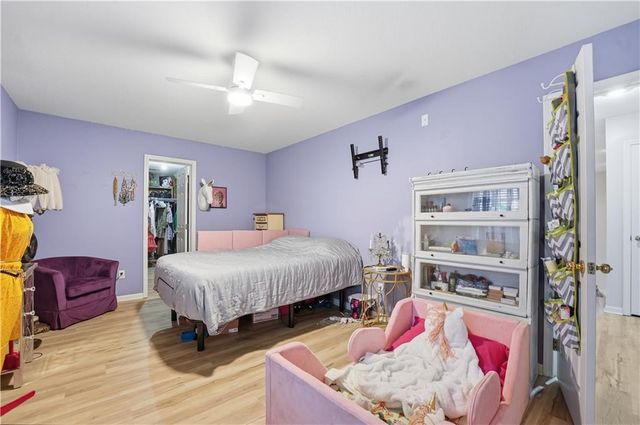 6124 N Elmwood Court, Kansas City, MO 64119