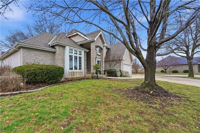 6124 N Elmwood Court, Kansas City, MO 64119