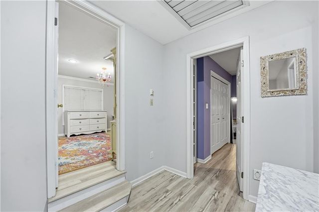 6124 N Elmwood Court, Kansas City, MO 64119