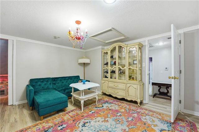 6124 N Elmwood Court, Kansas City, MO 64119