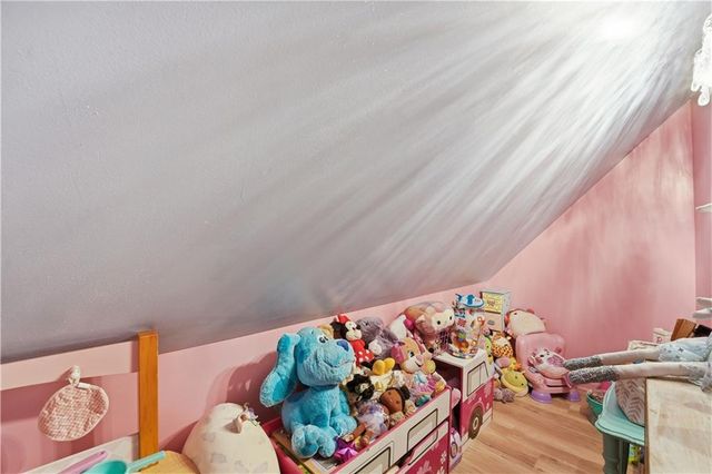 6124 N Elmwood Court, Kansas City, MO 64119