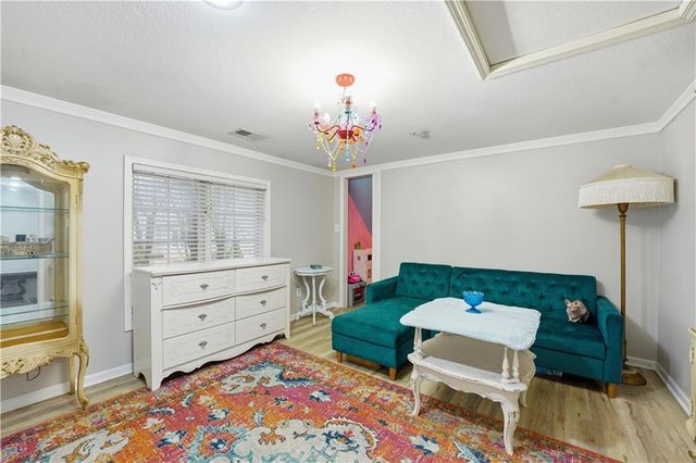 6124 N Elmwood Court, Kansas City, MO 64119