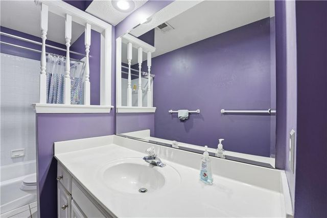 6124 N Elmwood Court, Kansas City, MO 64119