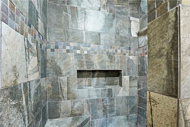 6124 N Elmwood Court, Kansas City, MO 64119