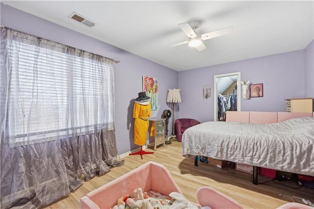 6124 N Elmwood Court, Kansas City, MO 64119