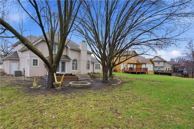 6124 N Elmwood Court, Kansas City, MO 64119