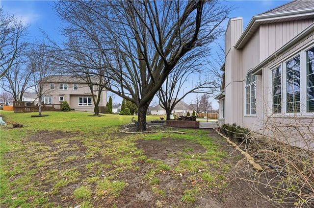 6124 N Elmwood Court, Kansas City, MO 64119