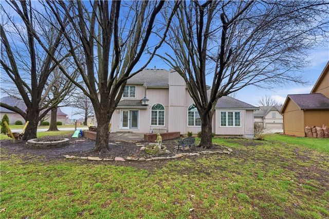 6124 N Elmwood Court, Kansas City, MO 64119