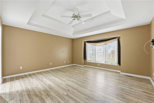 6124 N Elmwood Court, Kansas City, MO 64119