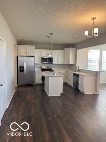 750 Milbrodt Drive, Whiteland, IN 46184