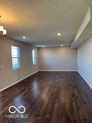 750 Milbrodt Drive, Whiteland, IN 46184