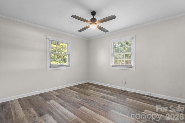 5795 Valley Field Road, Hickory, NC 28602
