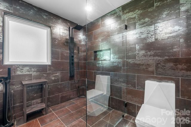 5795 Valley Field Road, Hickory, NC 28602
